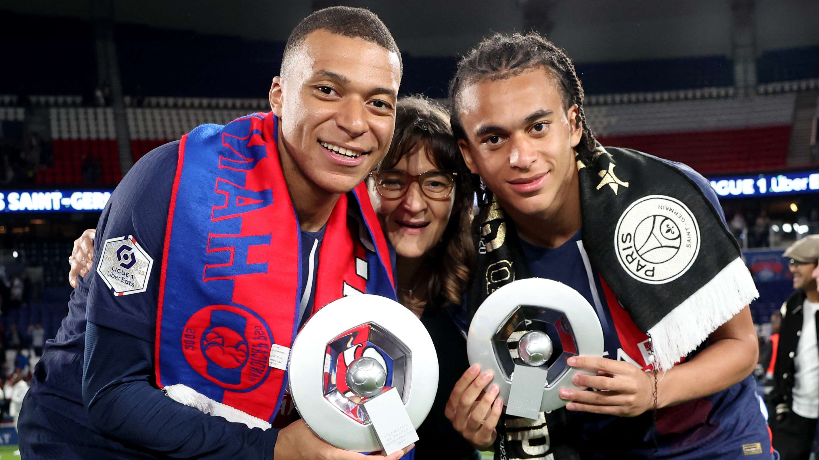 四金收官！徐嘉余勇夺男子50米仰泳冠军！